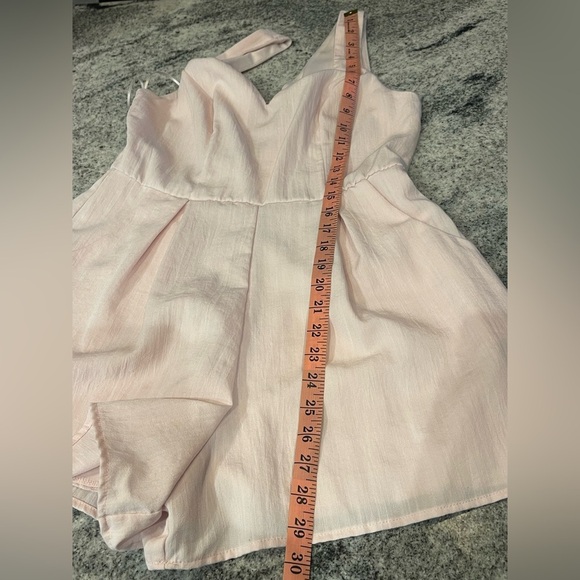 Francesca's Collections Light Pink Sleeveless Romper with pockets! - Picture 5 of 7